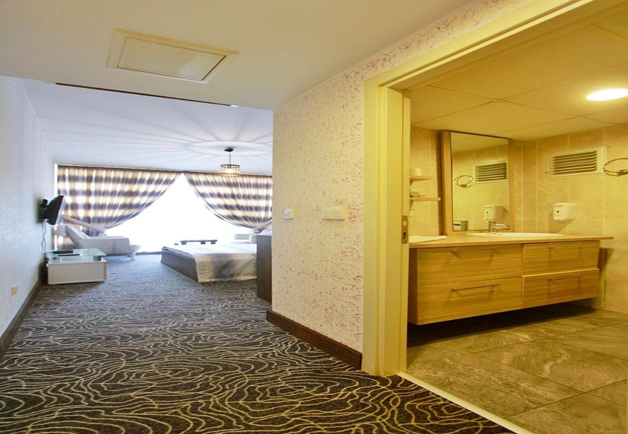 Red House Vip Apartmant Suites Istanbul Exterior photo